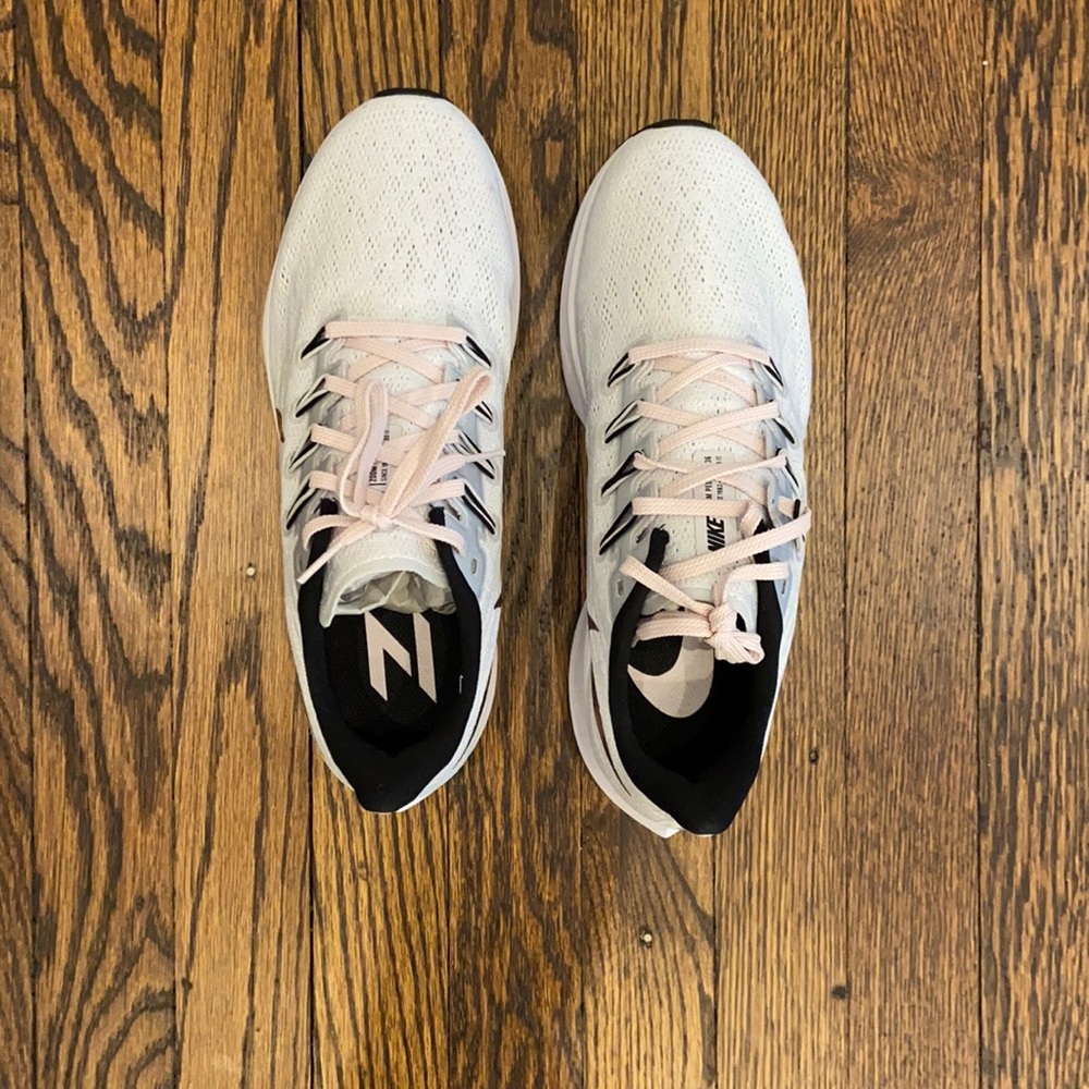 Never worn Nike Air Zoom Pegasus 36 sneakers